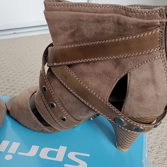 Simply Vera by Vera Wang Booties - Picture 7 of 10